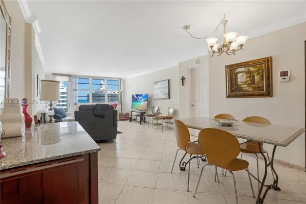 $3,000 | 245 18th Street, Unit 904, Miami Beach, FL 33139