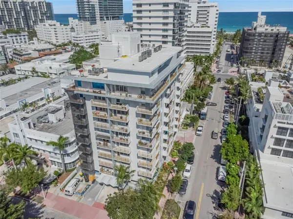 $3,000 | 245 18th Street, Unit 904, Miami Beach, FL 33139