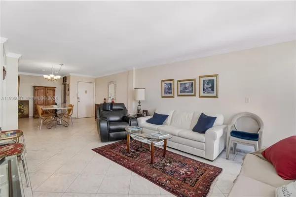 $3,000 | 245 18th Street, Unit 904, Miami Beach, FL 33139