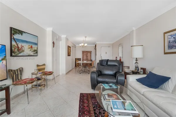 $3,000 | 245 18th Street, Unit 904, Miami Beach, FL 33139