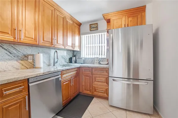 $3,000 | 245 18th Street, Unit 904, Miami Beach, FL 33139