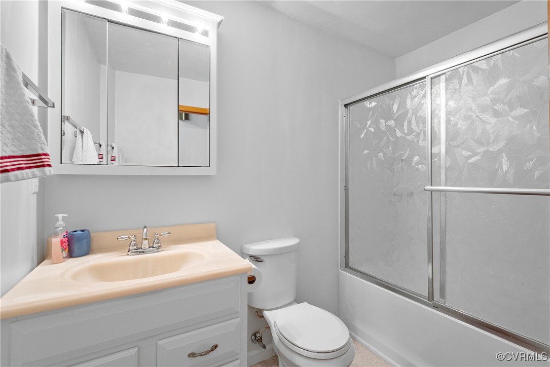 5290 Crumptown Road Farmville, VA 23901 - Photo 14 of 43 a bathroom with a sink a toilet and shower