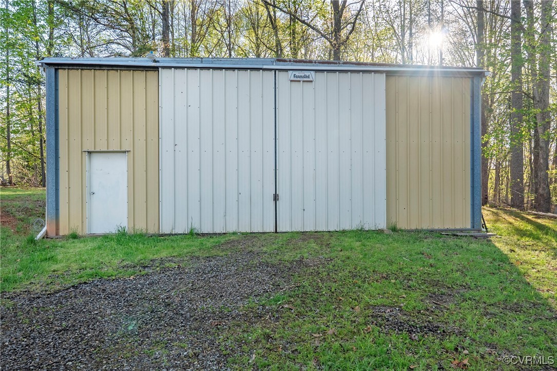 5290 Crumptown Road Farmville, VA 23901 - Photo 36 of 43 a view of a backyard of the house