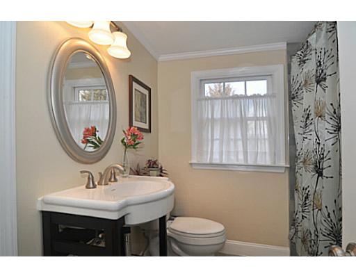 197 Aqueduct Road Cranston, RI 02910 - Photo 14 of 20 Bathroom.