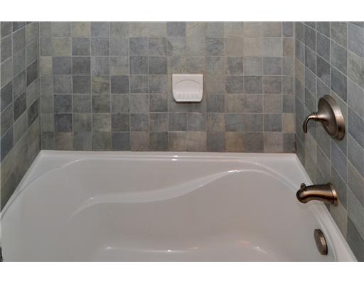 197 Aqueduct Road Cranston, RI 02910 - Photo 15 of 20 Bathroom.