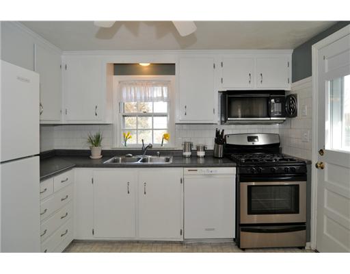 197 Aqueduct Road Cranston, RI 02910 - Photo 9 of 20 Kitchen.