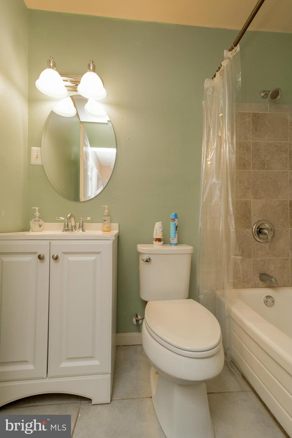 111 North Sycamore Road Sterling, VA 20164 - Photo 15 of 25 Bath