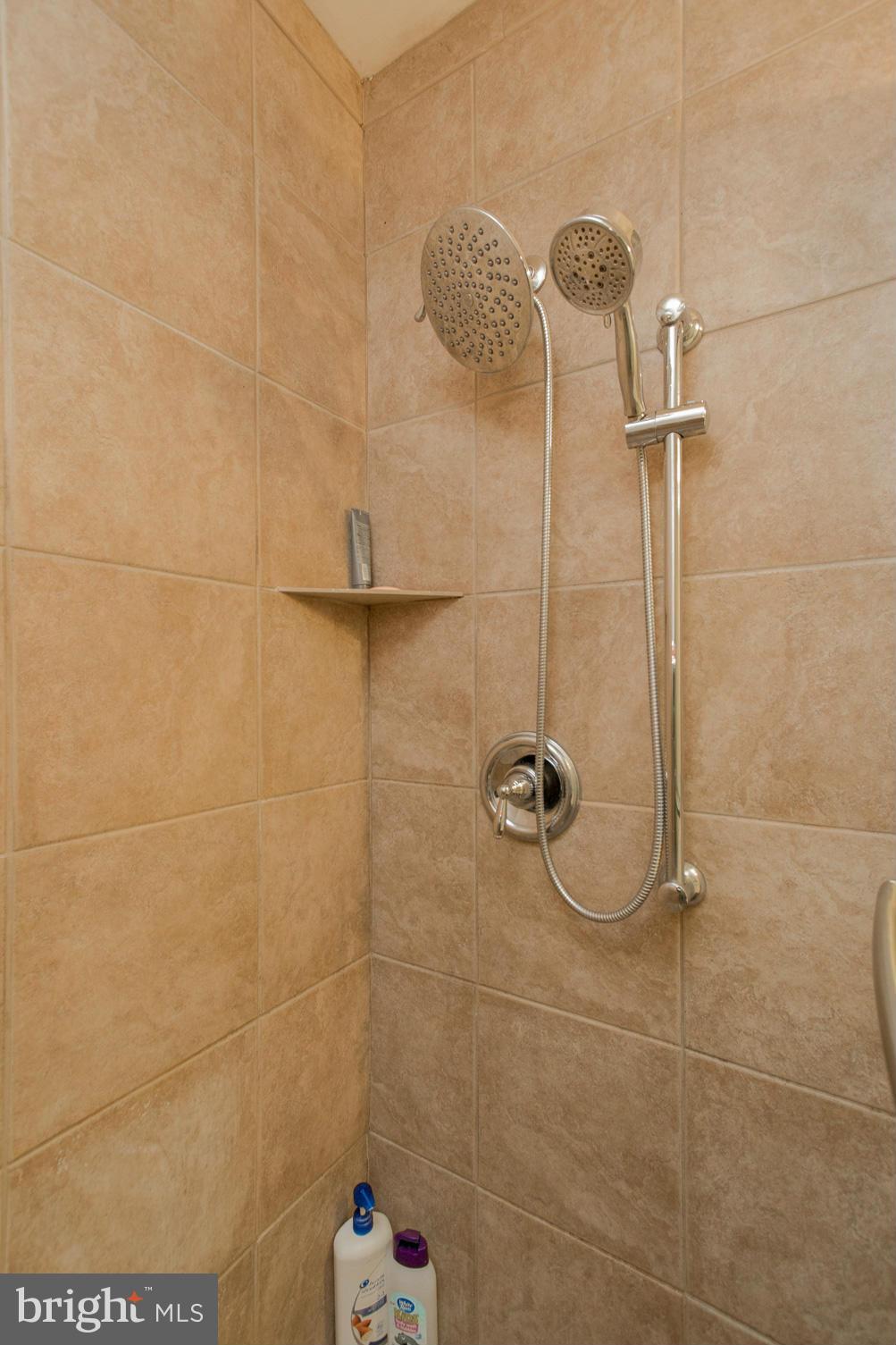 111 North Sycamore Road Sterling, VA 20164 - Photo 18 of 25 Bath (Master)