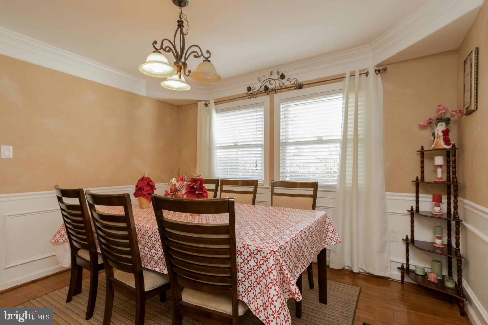 111 North Sycamore Road Sterling, VA 20164 - Photo 9 of 25 Dining Room