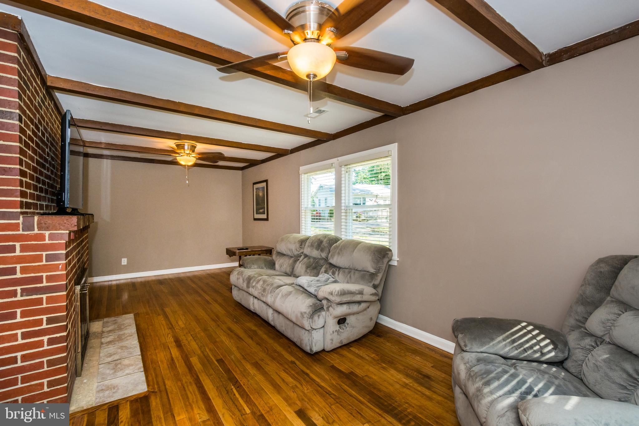 2712 Riverview Drive Riva, MD 21140 - Photo 6 of 34 Living room and dining area .