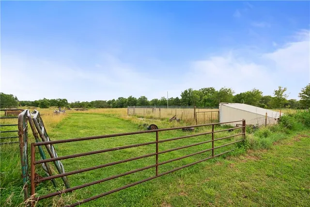 $372,000 | 1015 Ottawa Road, Bartlett, KS 67332