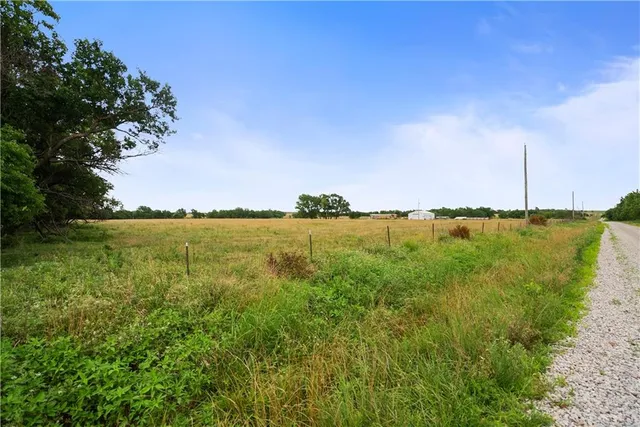 $372,000 | 1015 Ottawa Road, Bartlett, KS 67332