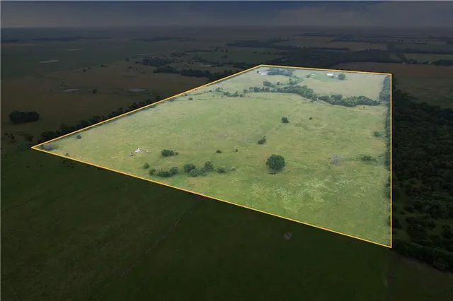 $372,000 | 1015 Ottawa Road, Bartlett, KS 67332