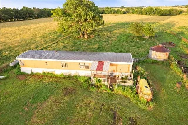 $372,000 | 1015 Ottawa Road, Bartlett, KS 67332