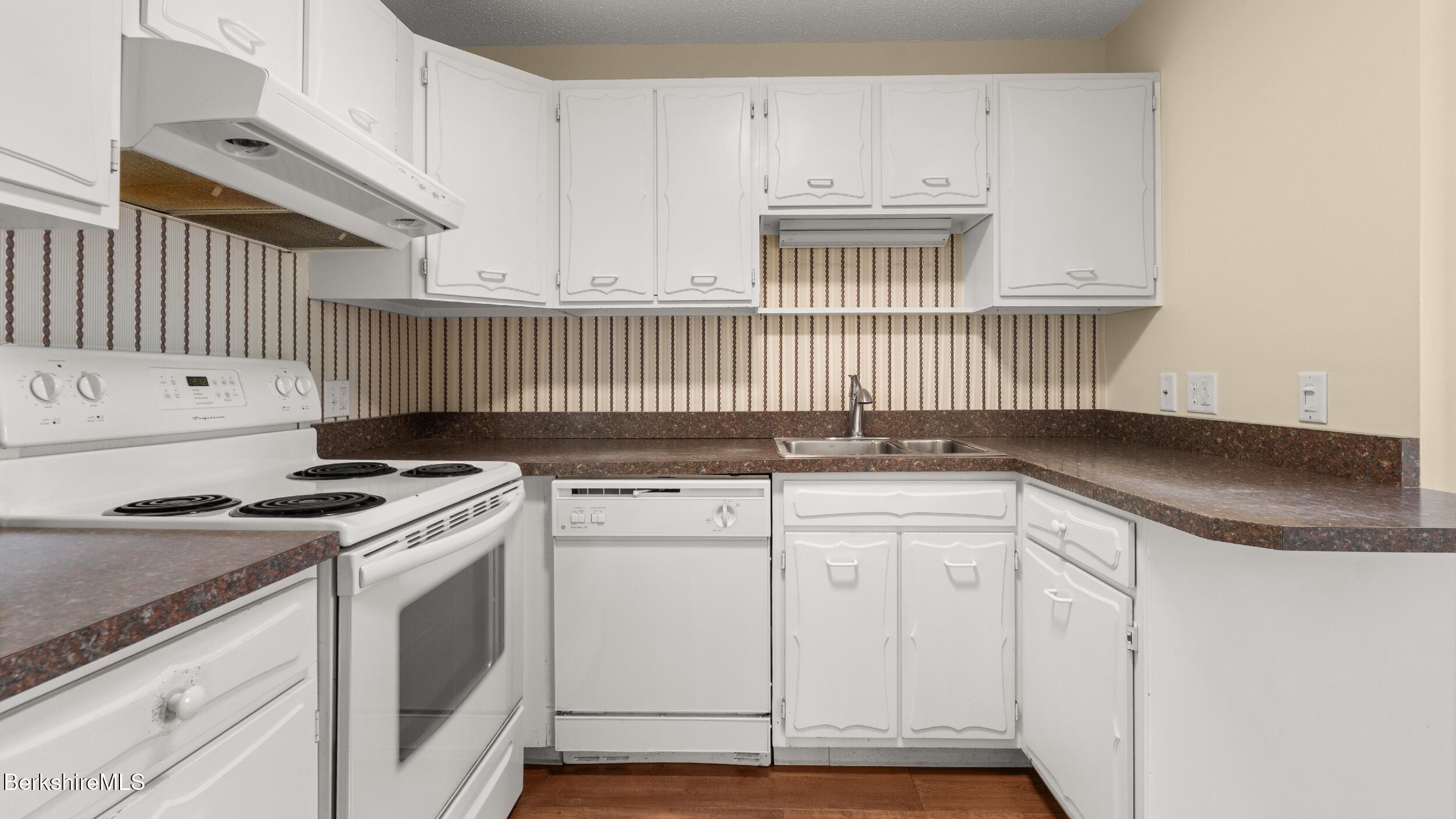 1 Colt Road, Unit 7 Pittsfield, MA 01201 - Photo 17 of 23 Kitchen
