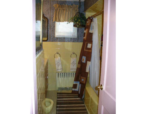 56-58 Calumet Road Holyoke, MA 01040 - Photo 9 of 17 Gallery Image 9