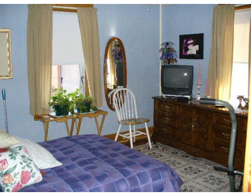 56-58 Calumet Road Holyoke, MA 01040 - Photo 10 of 17 Gallery Image 10