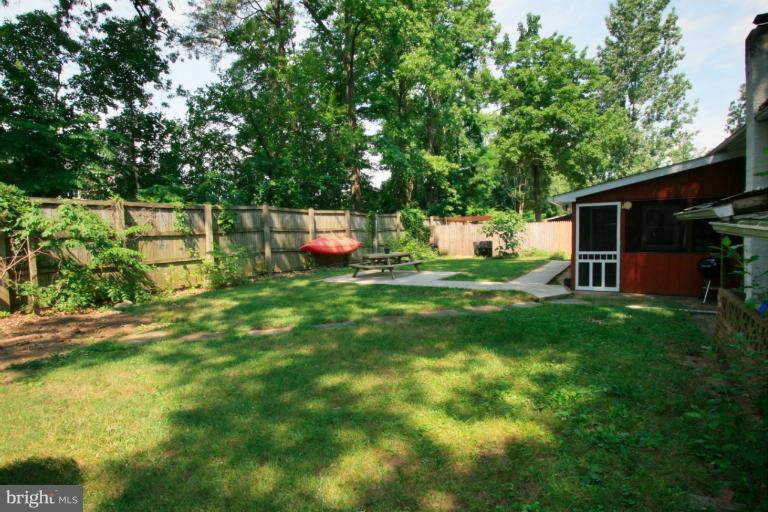 1618 Bay Ridge Road Edgewater, MD 21037 - Photo 15 of 28 Exterior (Rear)