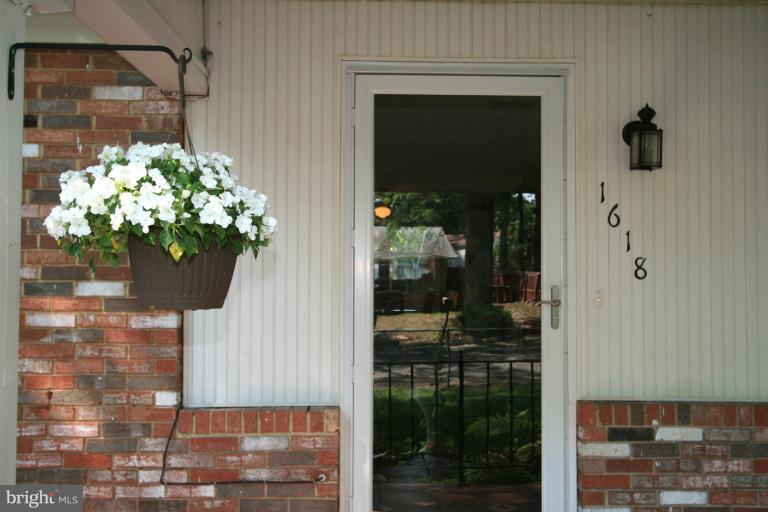 1618 Bay Ridge Road Edgewater, MD 21037 - Photo 19 of 28 Exterior (Front)
