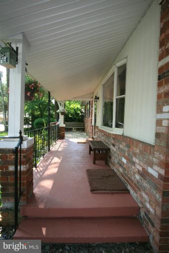 1618 Bay Ridge Road Edgewater, MD 21037 - Photo 6 of 28 Exterior (Front)