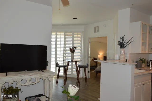 $1,500 | 1701 East Colter Street, Unit 450, Phoenix, AZ 85016