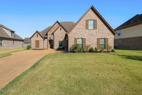 $399,900 | 1098 Broadwing Circle South, Olive Branch, MS 38654