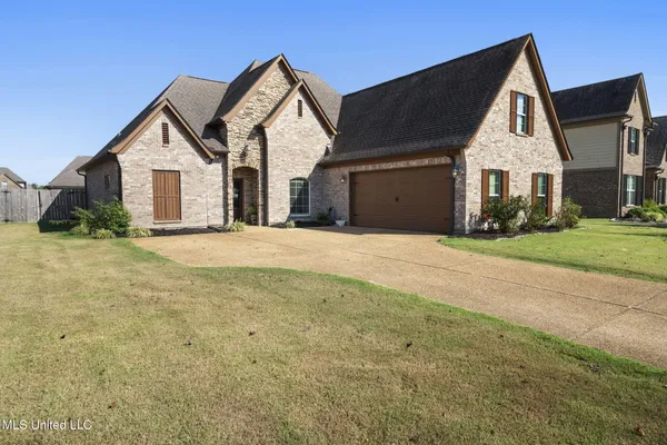 $399,900 | 1098 Broadwing Circle South, Olive Branch, MS 38654