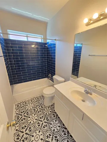 $1,675 | 7509 Lazy Creek Drive, Unit B, Austin, TX 78724