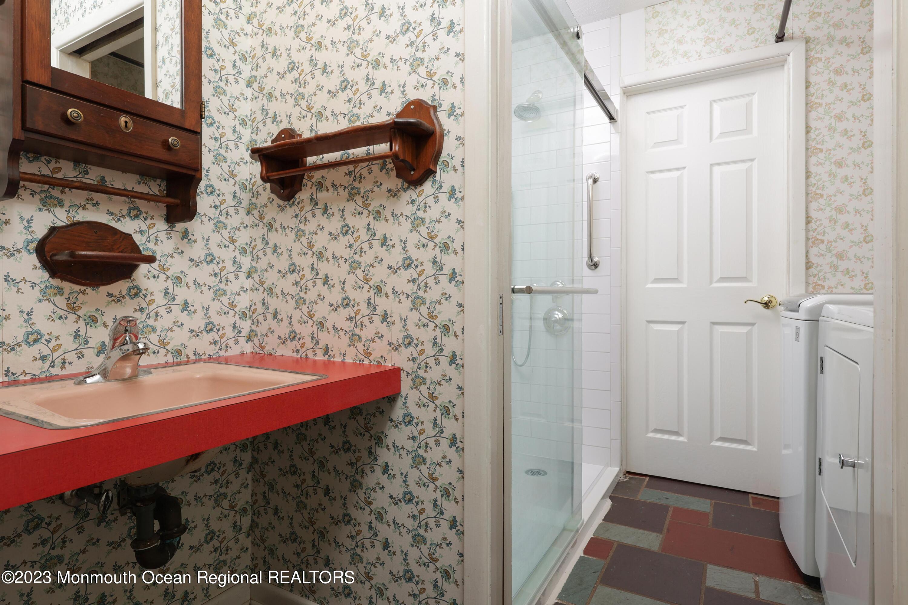 37 Redmont Road Watchung, NJ 07069 - Photo 20 of 45 Primary Bath