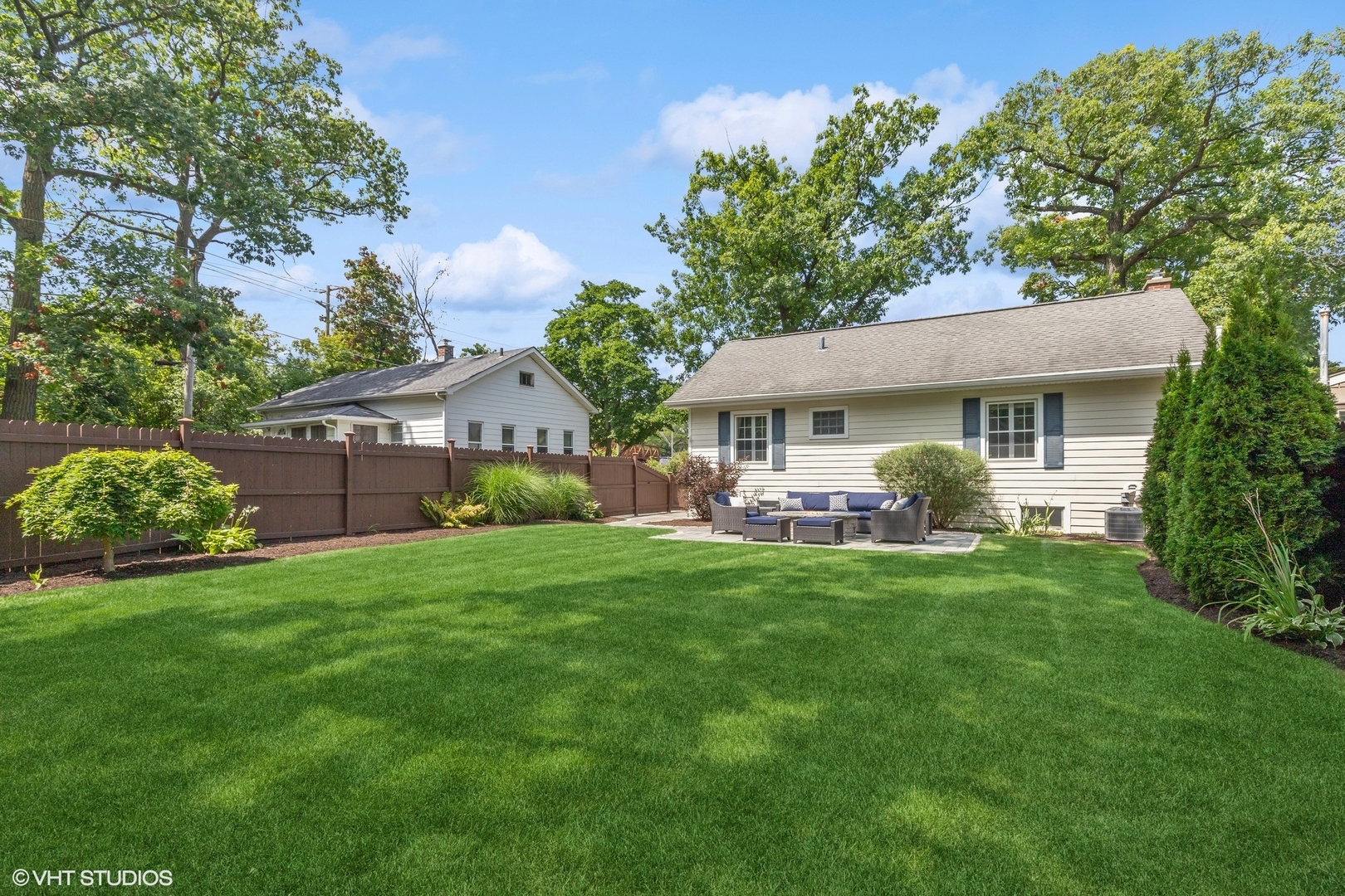 369 East Illinois Road Lake Forest, IL 60045 - Photo 12 of 16 Gallery Image 12