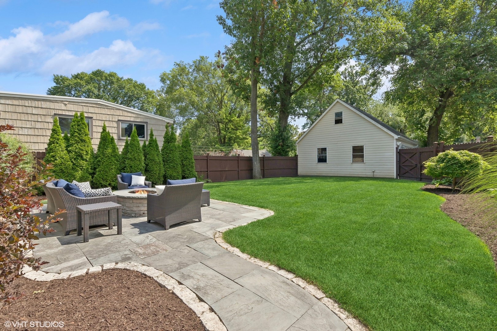 369 East Illinois Road Lake Forest, IL 60045 - Photo 15 of 16 Gallery Image 15