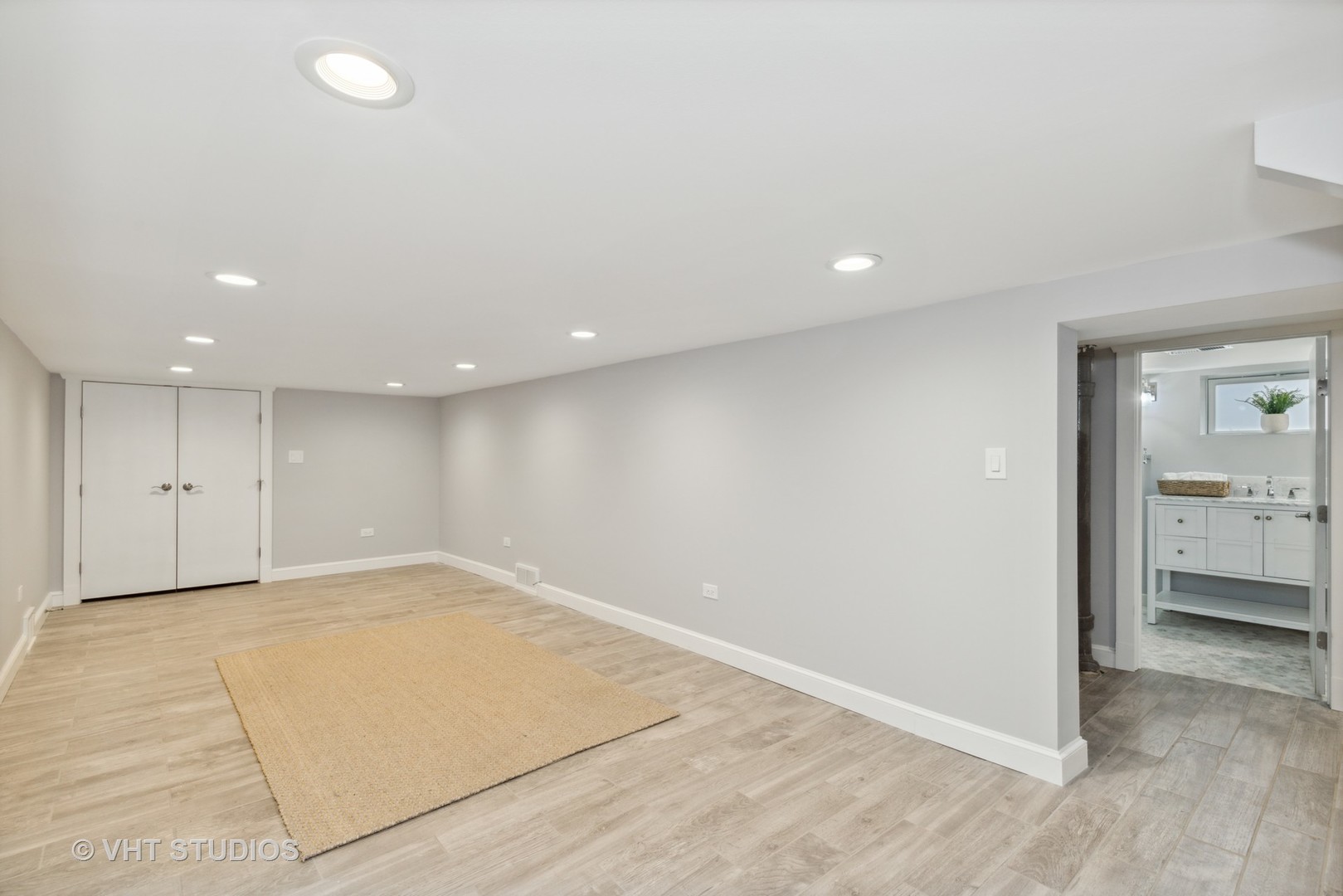 369 East Illinois Road Lake Forest, IL 60045 - Photo 8 of 16 Gallery Image 8