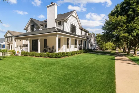 $1,250,000 | 302 East Hillside Avenue, Barrington, IL 60010