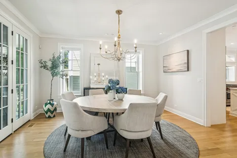 $1,250,000 | 302 East Hillside Avenue, Barrington, IL 60010