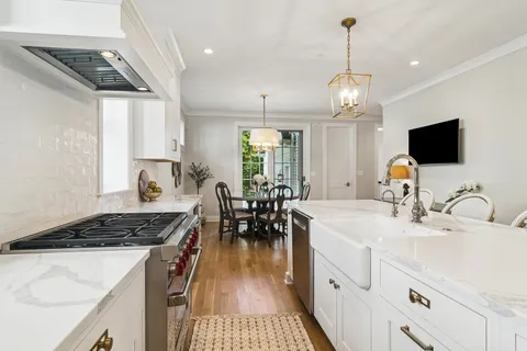 $1,250,000 | 302 East Hillside Avenue, Barrington, IL 60010