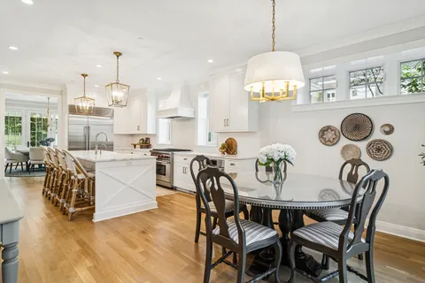 $1,250,000 | 302 East Hillside Avenue, Barrington, IL 60010