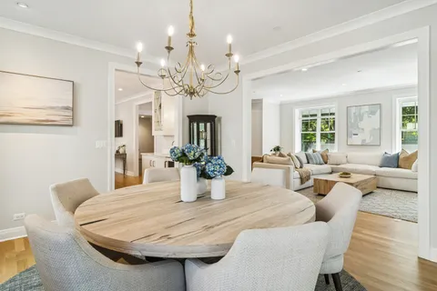 $1,250,000 | 302 East Hillside Avenue, Barrington, IL 60010