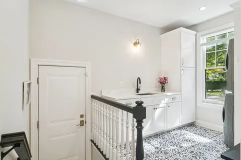 $1,250,000 | 302 East Hillside Avenue, Barrington, IL 60010