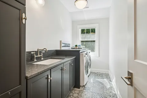 $1,250,000 | 302 East Hillside Avenue, Barrington, IL 60010