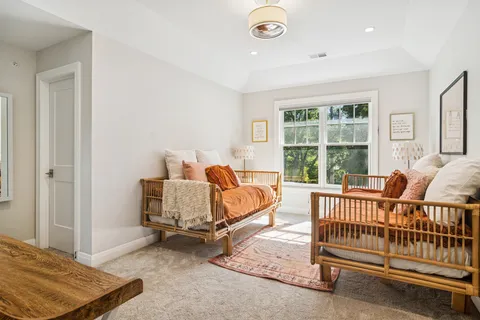 $1,250,000 | 302 East Hillside Avenue, Barrington, IL 60010