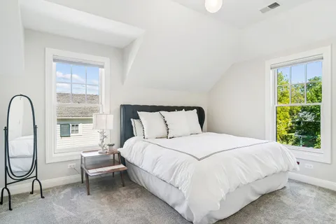 $1,250,000 | 302 East Hillside Avenue, Barrington, IL 60010