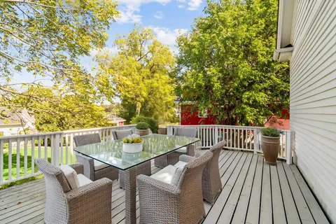 $1,250,000 | 302 East Hillside Avenue, Barrington, IL 60010