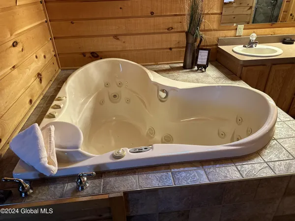 $19,900 | 3210 Lake Shore Drive, Unit 27 INTERVAL 2, Lake George, NY 12845