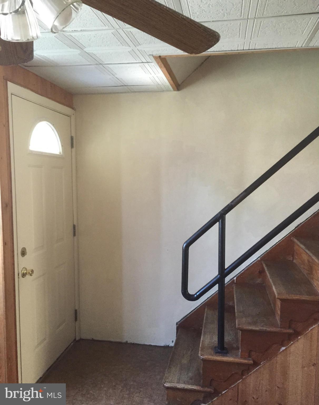 4137 Hollins Ferry Road Baltimore, MD 21227 - Photo 2 of 9 Interior (General)