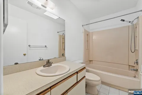 $528,888 | 319 Gorge Road, Unit 5, Cliffside Park, NJ 07010