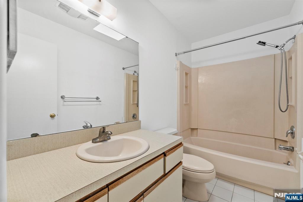 319 Gorge Road, Unit 5 Cliffside Park, NJ 07010 - Photo 13 of 30