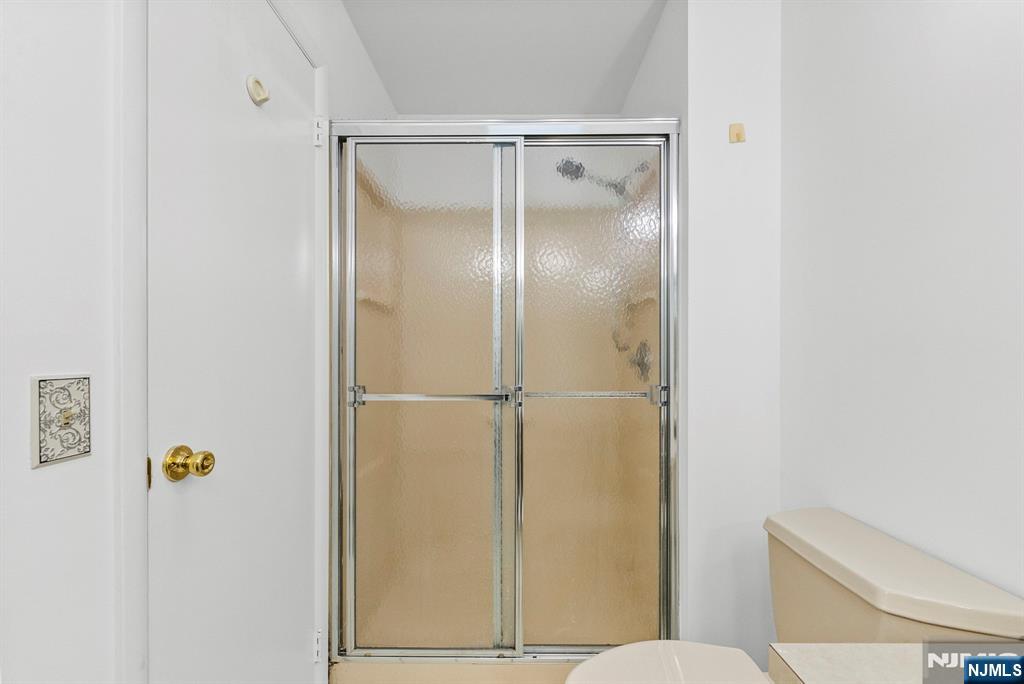 319 Gorge Road, Unit 5 Cliffside Park, NJ 07010 - Photo 20 of 30