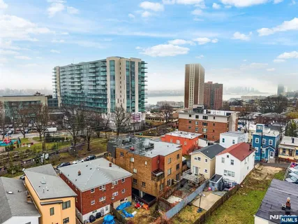 $528,888 | 319 Gorge Road, Unit 5, Cliffside Park, NJ 07010