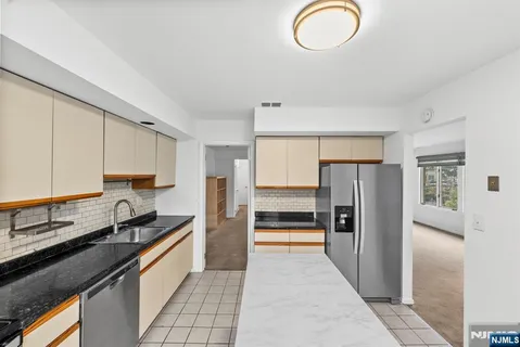 $528,888 | 319 Gorge Road, Unit 5, Cliffside Park, NJ 07010