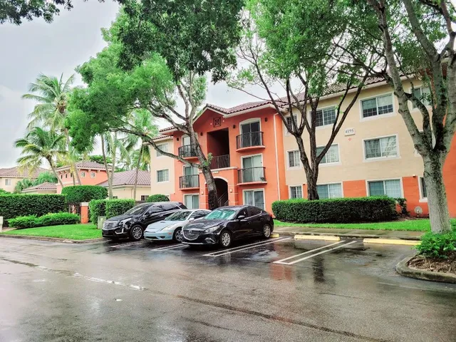 $1,625 | 4195 Haverhill Road, Unit 324, West Palm Beach, FL 33417